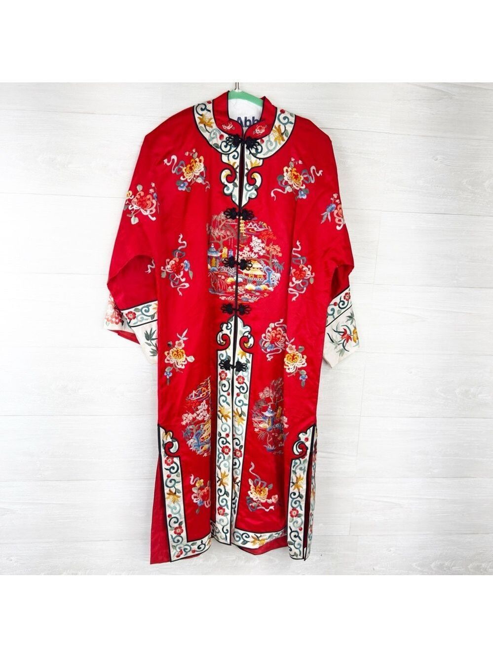 Lily Vintage Chinese Embroidered Button Closure Robe